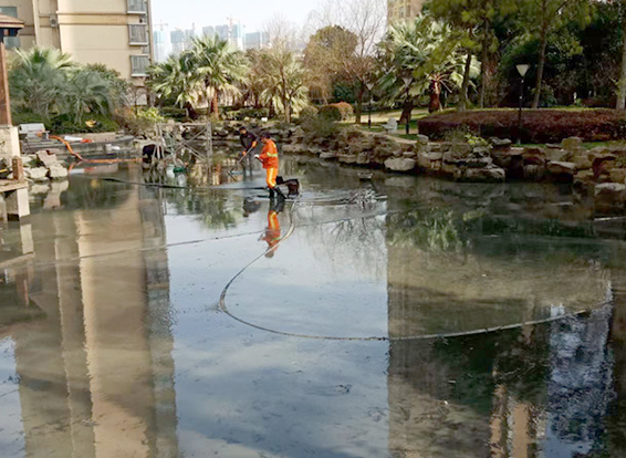 北仑景观池淤泥清理