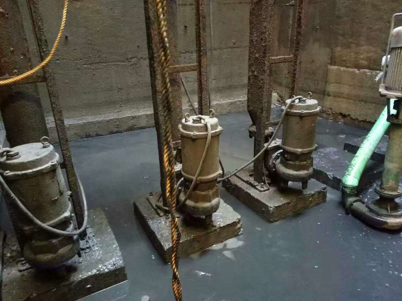 北仑污水池清理